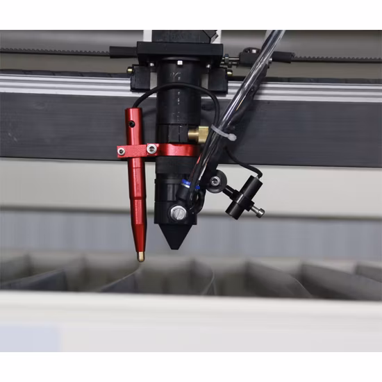Proveedor de fábrica Máquina cortadora y grabadora láser CNC de CO2 para grabado de logotipo de papel de cuero contrachapado acrílico con uso mixto de metal y no metal 150W / 300W